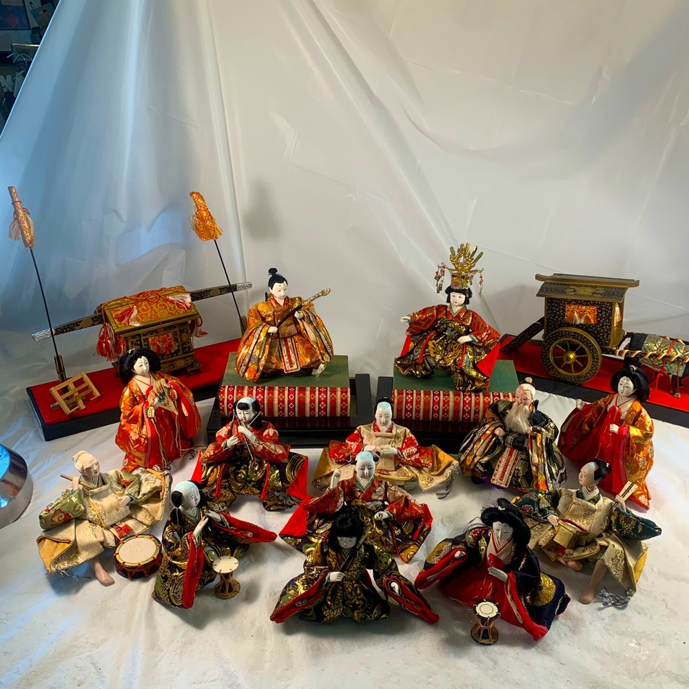 Vintage Handmade Japanese 6” Carved Royal Court Scene Dolls & Accessory Bundle